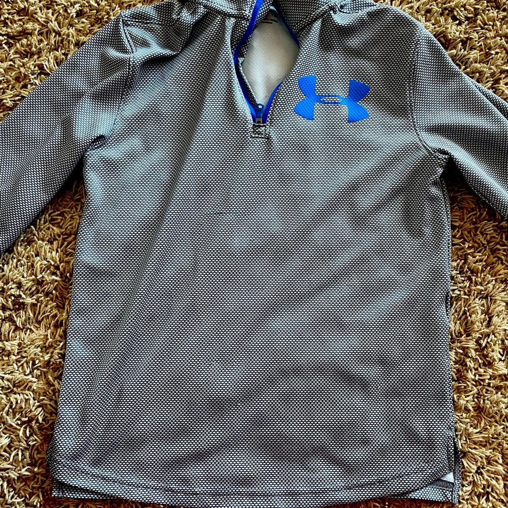 Boys Under Armour quarter zip shirt, youth medium